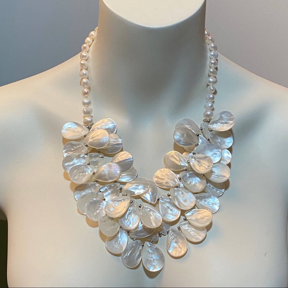 NEIMAN MARCUS Pearls MOP Statement Necklace NEW! LONDON ENGLAND Rare mother of - Picture 4 of 4